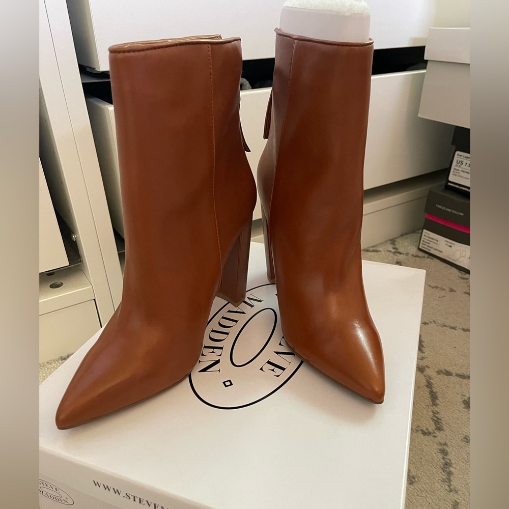 Steve Madden Trista Cognac Ankle Boots, Size 7.5